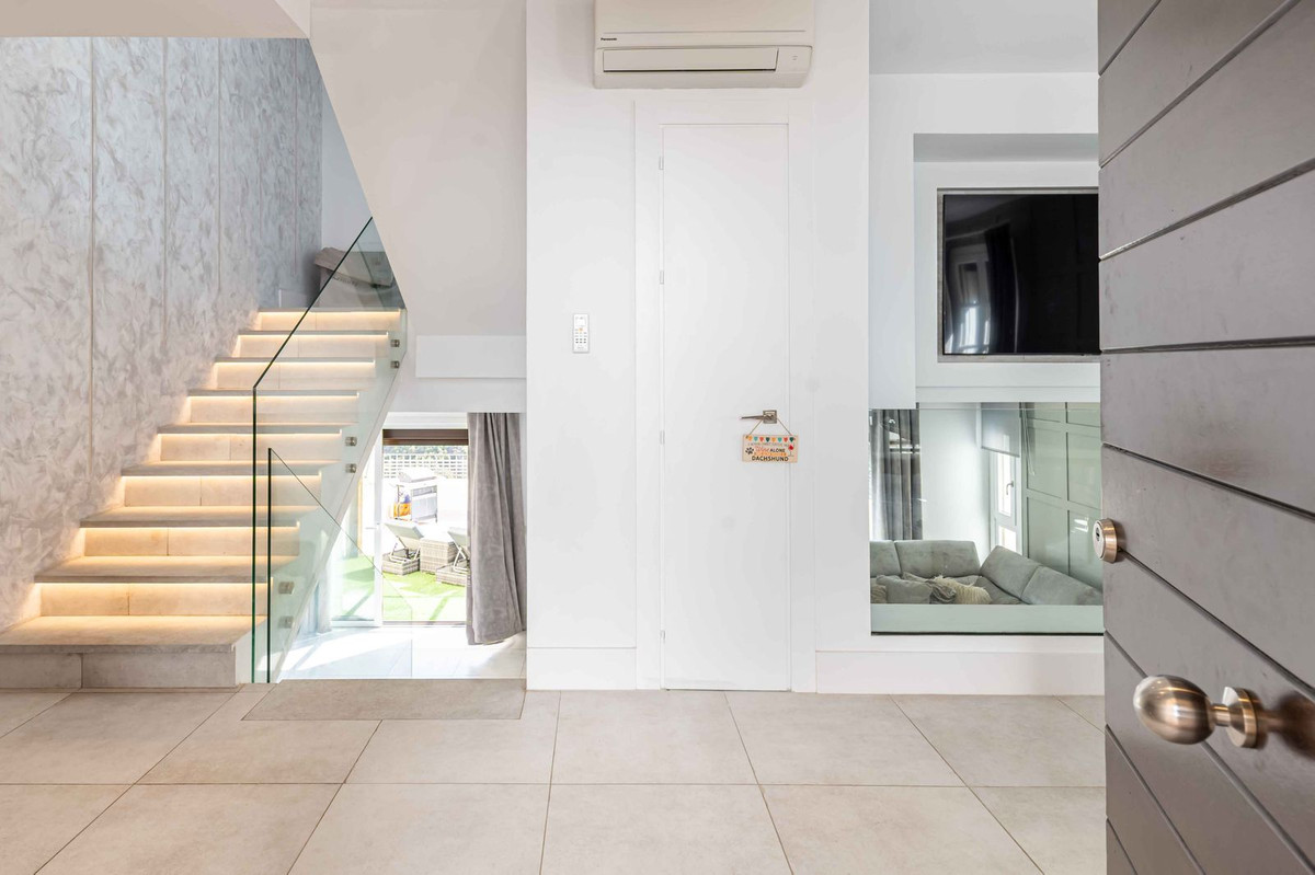 4 Bedroom Villa for Sale in Benahavís — 8
