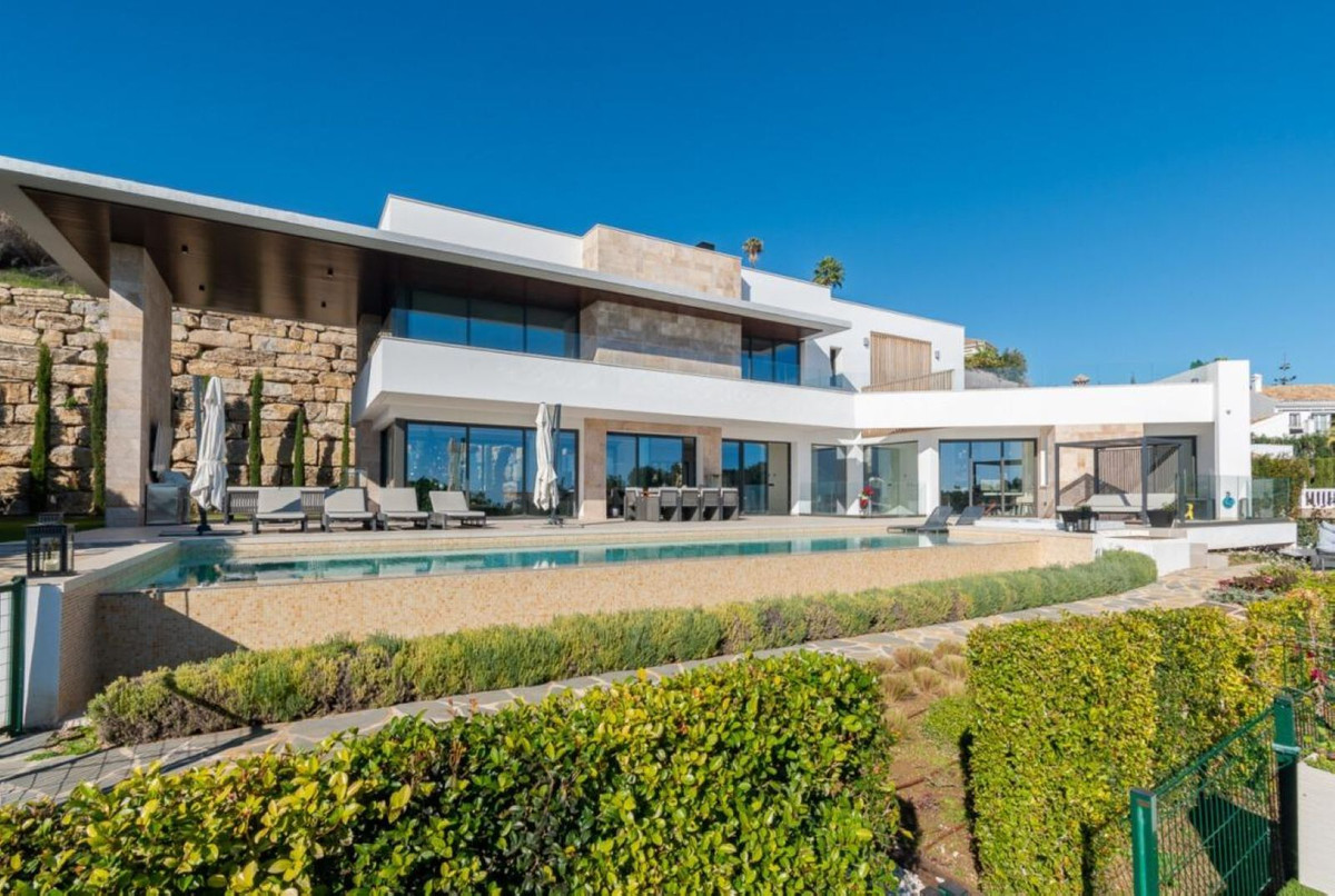 4 Bedroom Villa for Sale in Los Arqueros — 4