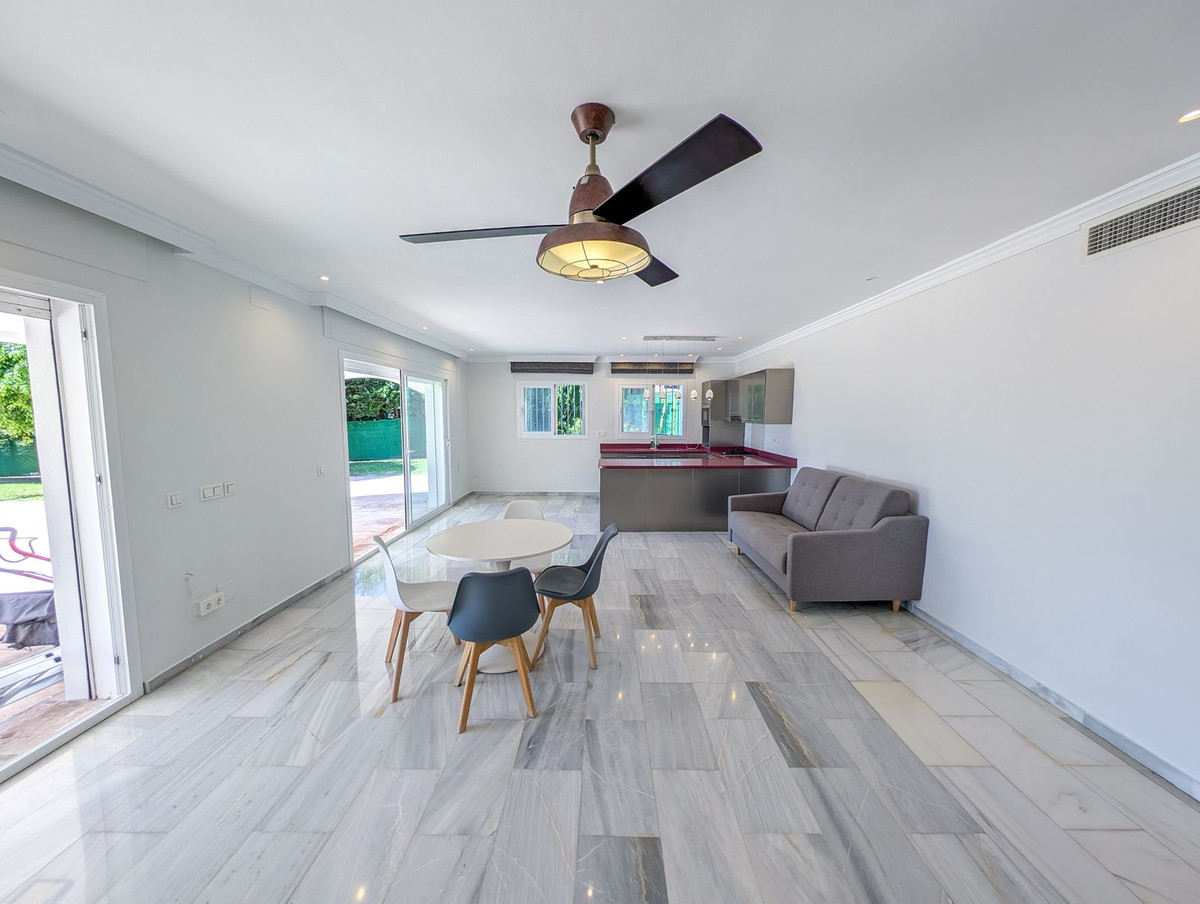 5 Bedroom Villa for Sale in Nueva Andalucía — 6