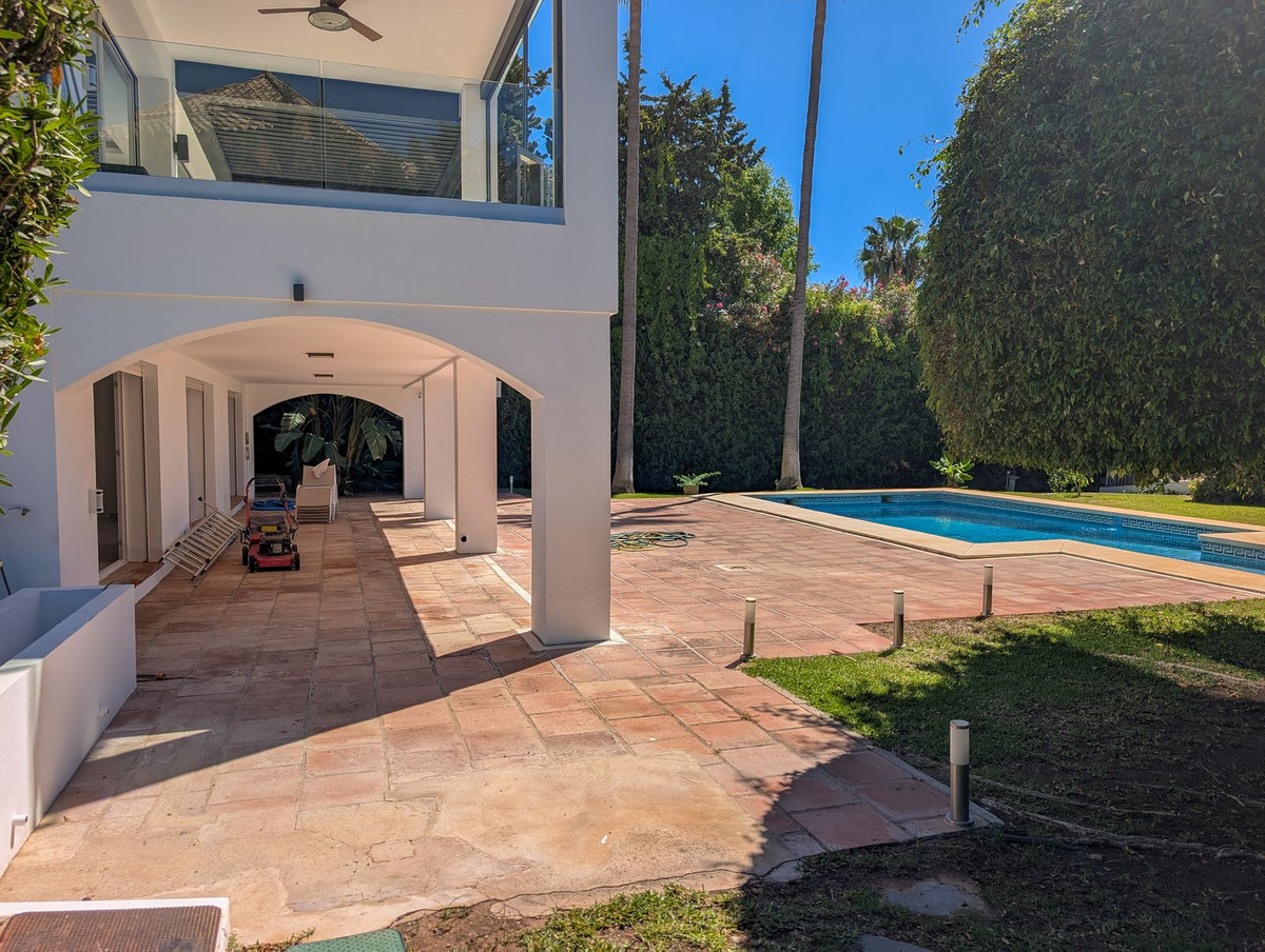 5 Bedroom Villa for Sale in Nueva Andalucía — view 10