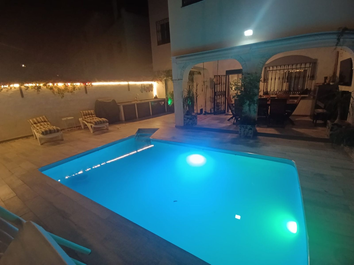 4 Bedroom Villa for Sale in Estepona — 5