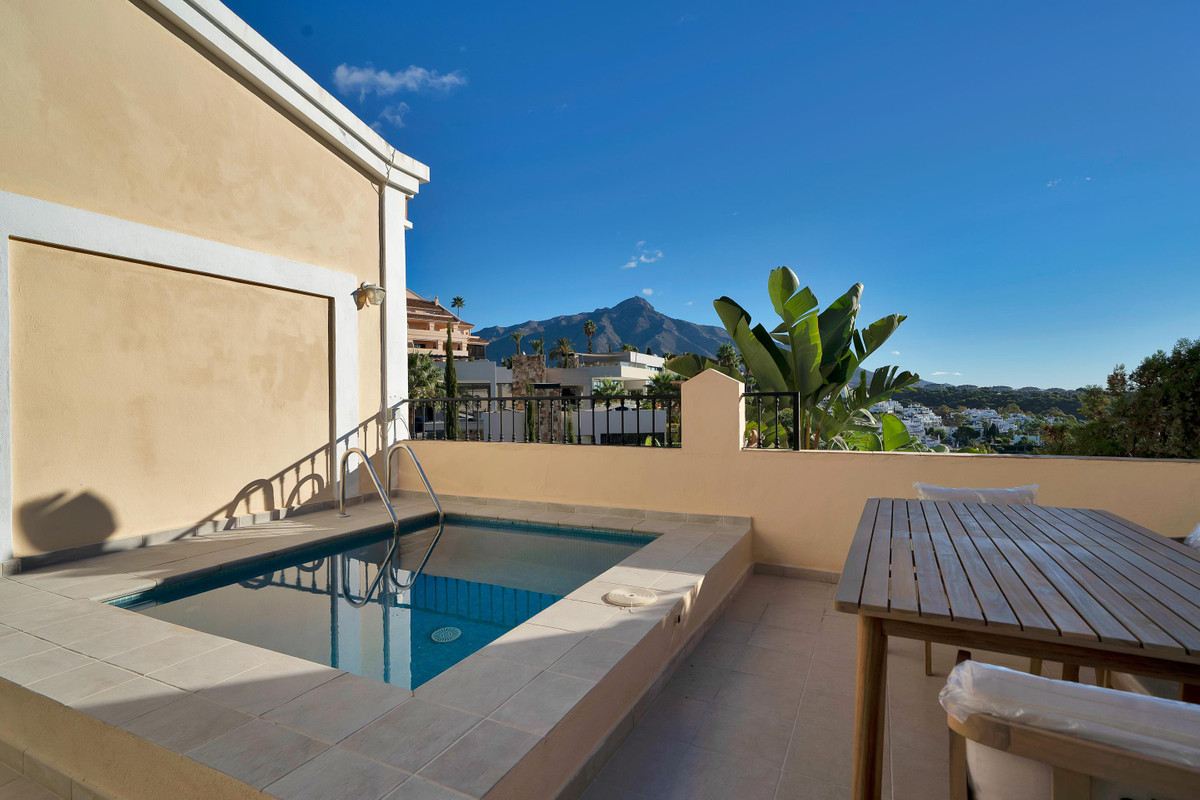 5 Bedroom Villa for Sale in Marbella