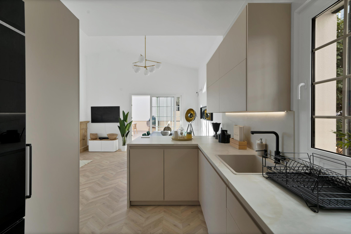 5 Bedroom Villa for Sale in Marbella — view 10