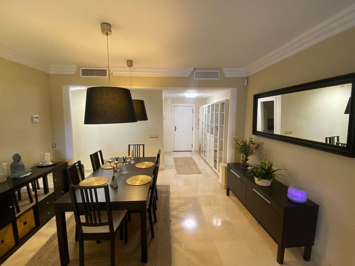 3 Bedroom Apartment for Sale in Benahavís — 6