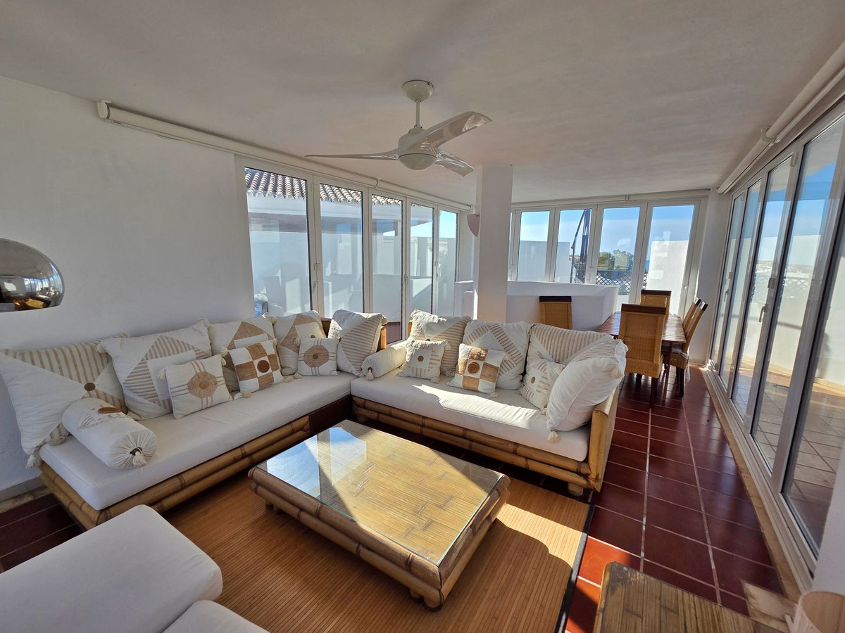 2 Bedroom Apartment for Sale in Puerto Banús — 3