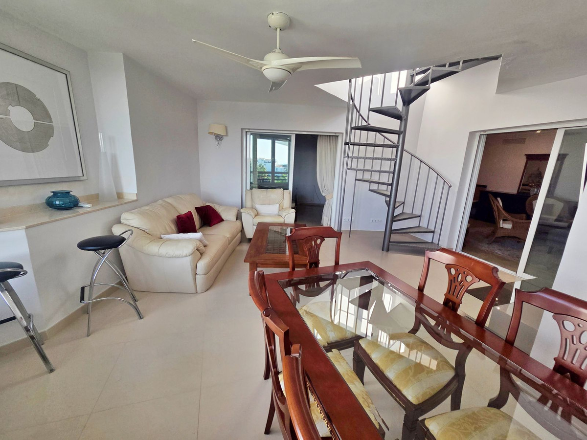 2 Bedroom Apartment for Sale in Puerto Banús — 4