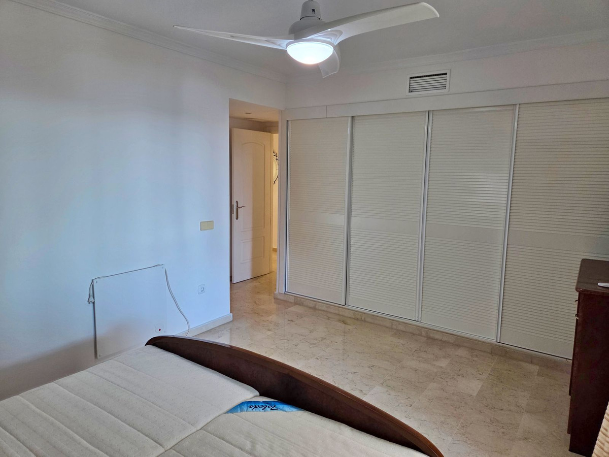 2 Bedroom Apartment for Sale in Puerto Banús — 9