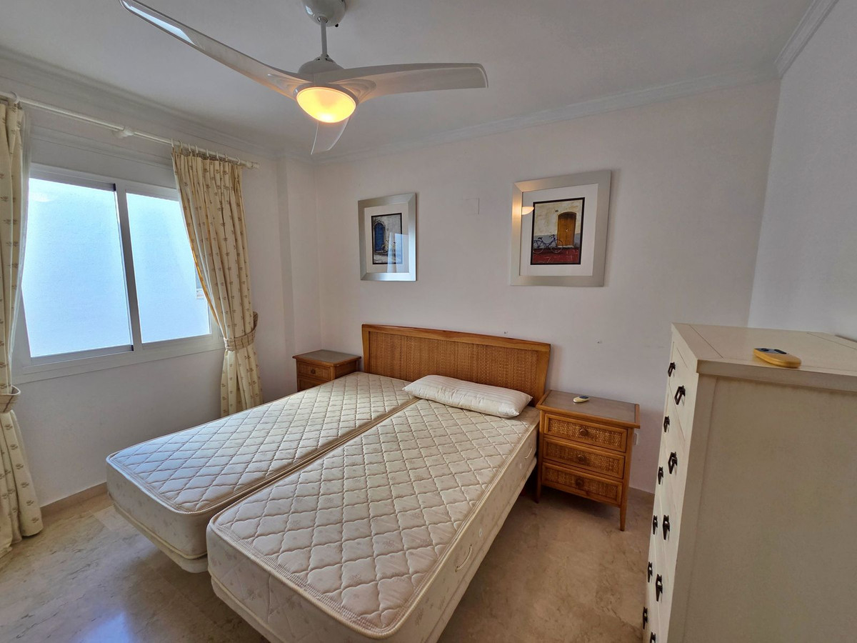 2 Bedroom Apartment for Sale in Puerto Banús — view 10