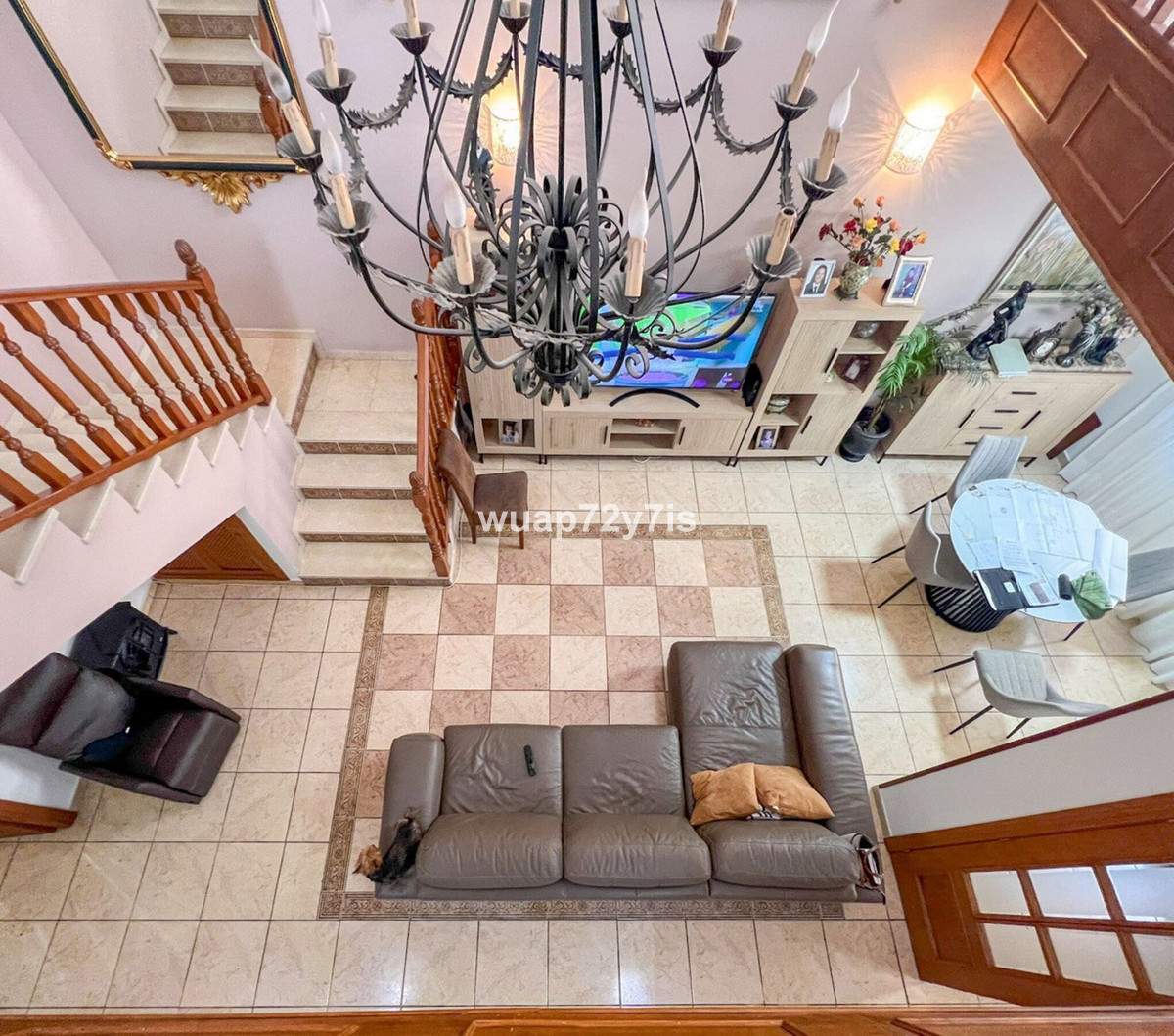 5 Bedroom Villa for Sale in Estepona