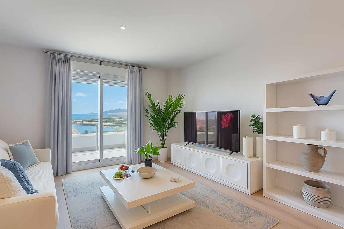 3 Bedroom Apartment for Sale in Nueva Andalucía — 5