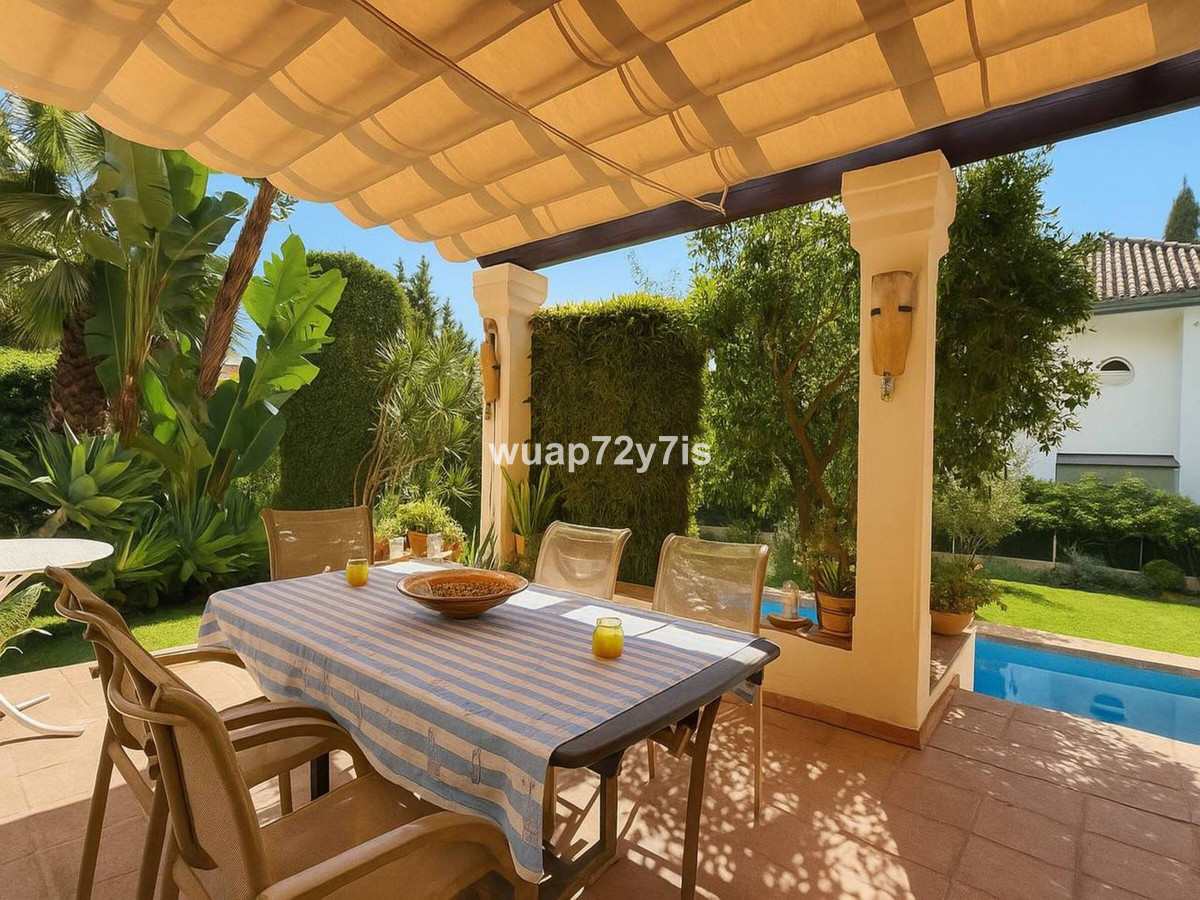 3 Bedroom Villa for Sale in Nagüeles — 4