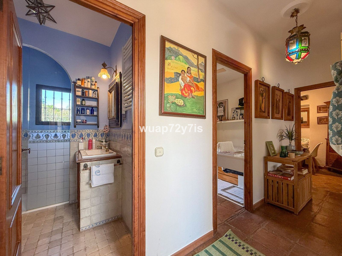 3 Bedroom Villa for Sale in Nagüeles — 8