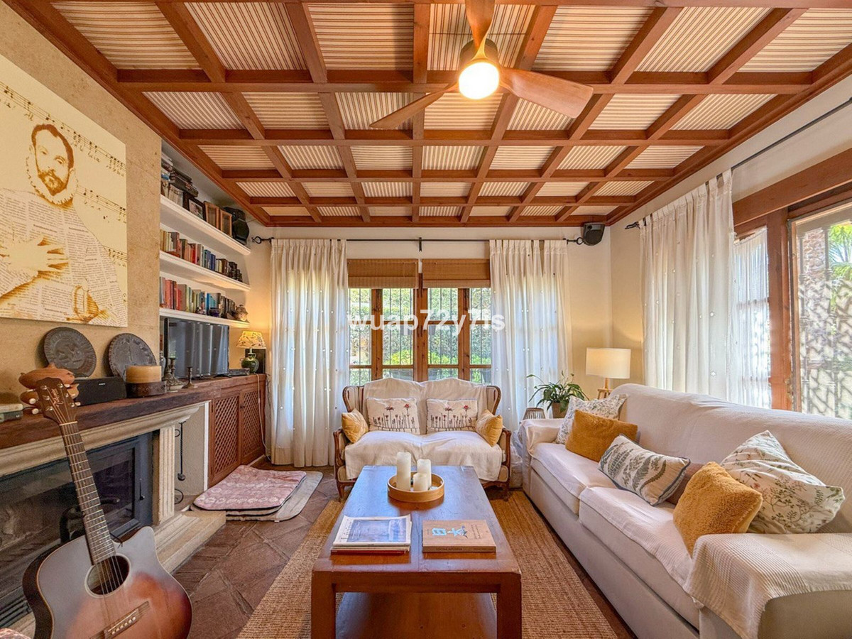 3 Bedroom Villa for Sale in Nagüeles — 9
