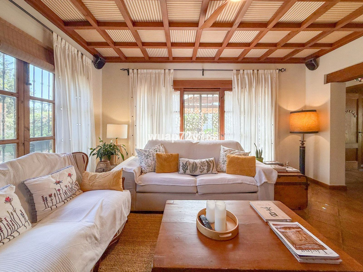 3 Bedroom Villa for Sale in Nagüeles — view 10