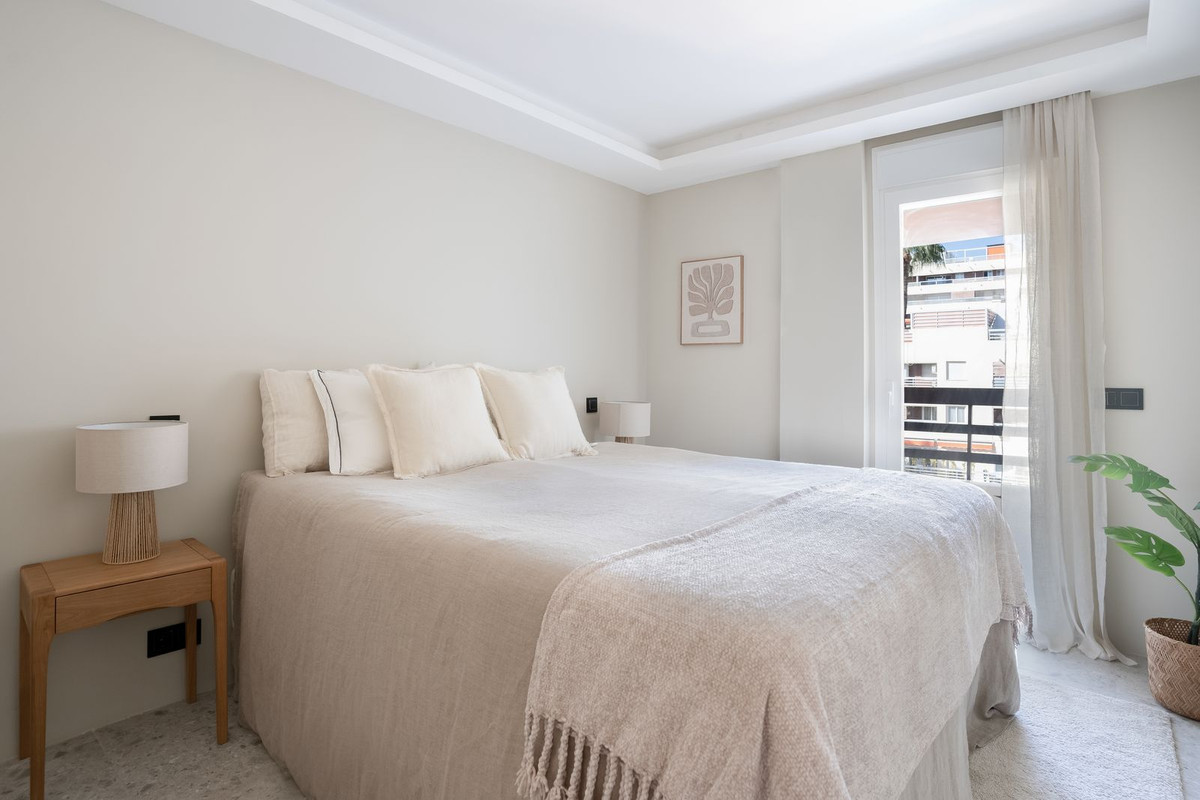 3 Bedroom Apartment for Sale in Marbella — view 15