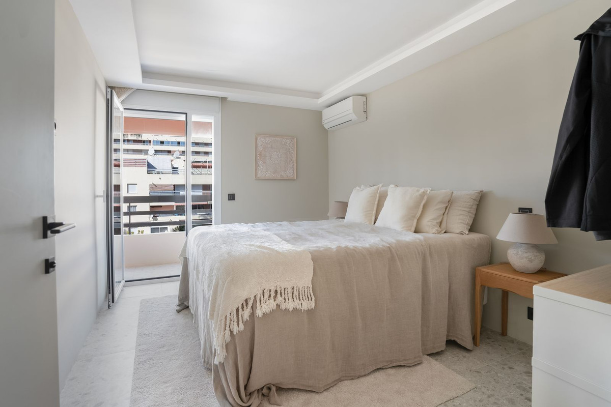 3 Bedroom Apartment for Sale in Marbella — view 17