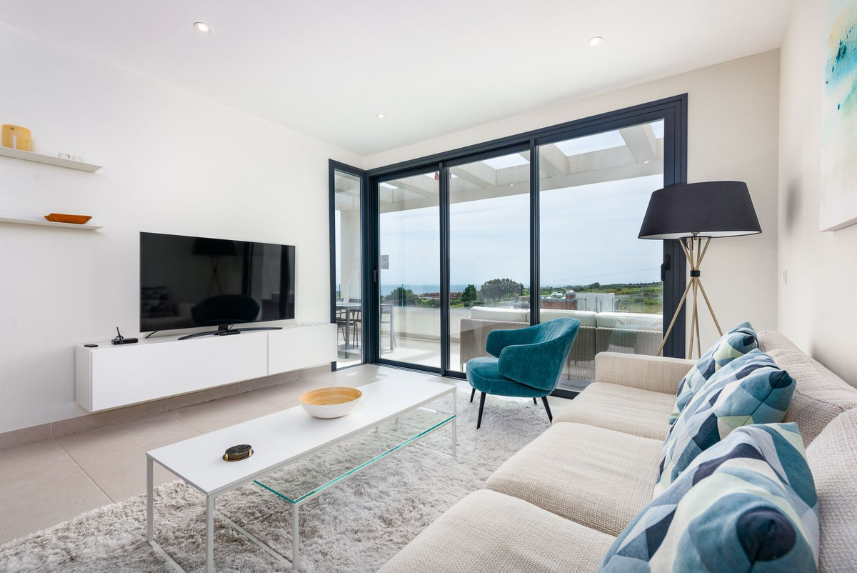 3 Bedroom Apartment for Sale in Estepona — 2