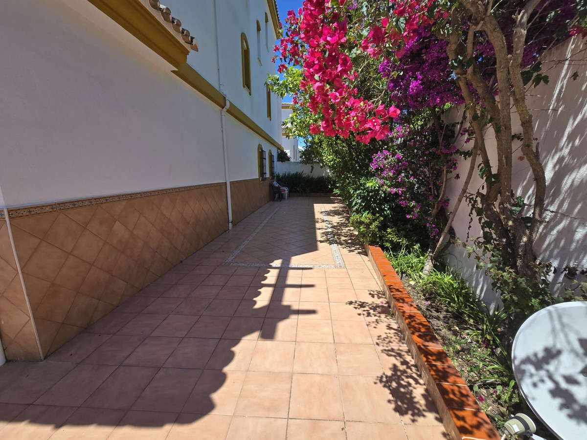 2 Bedroom Apartment for Sale in Marbella — 7