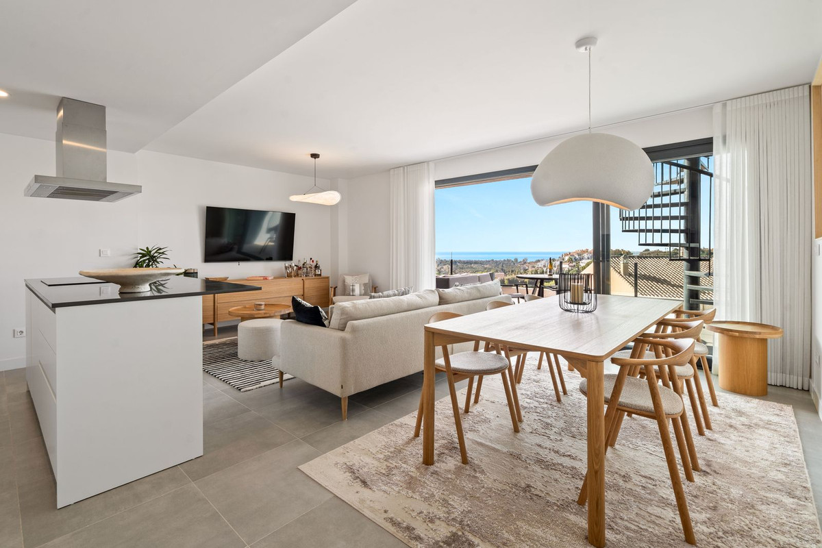 3 Bedroom Apartment for Sale in Estepona