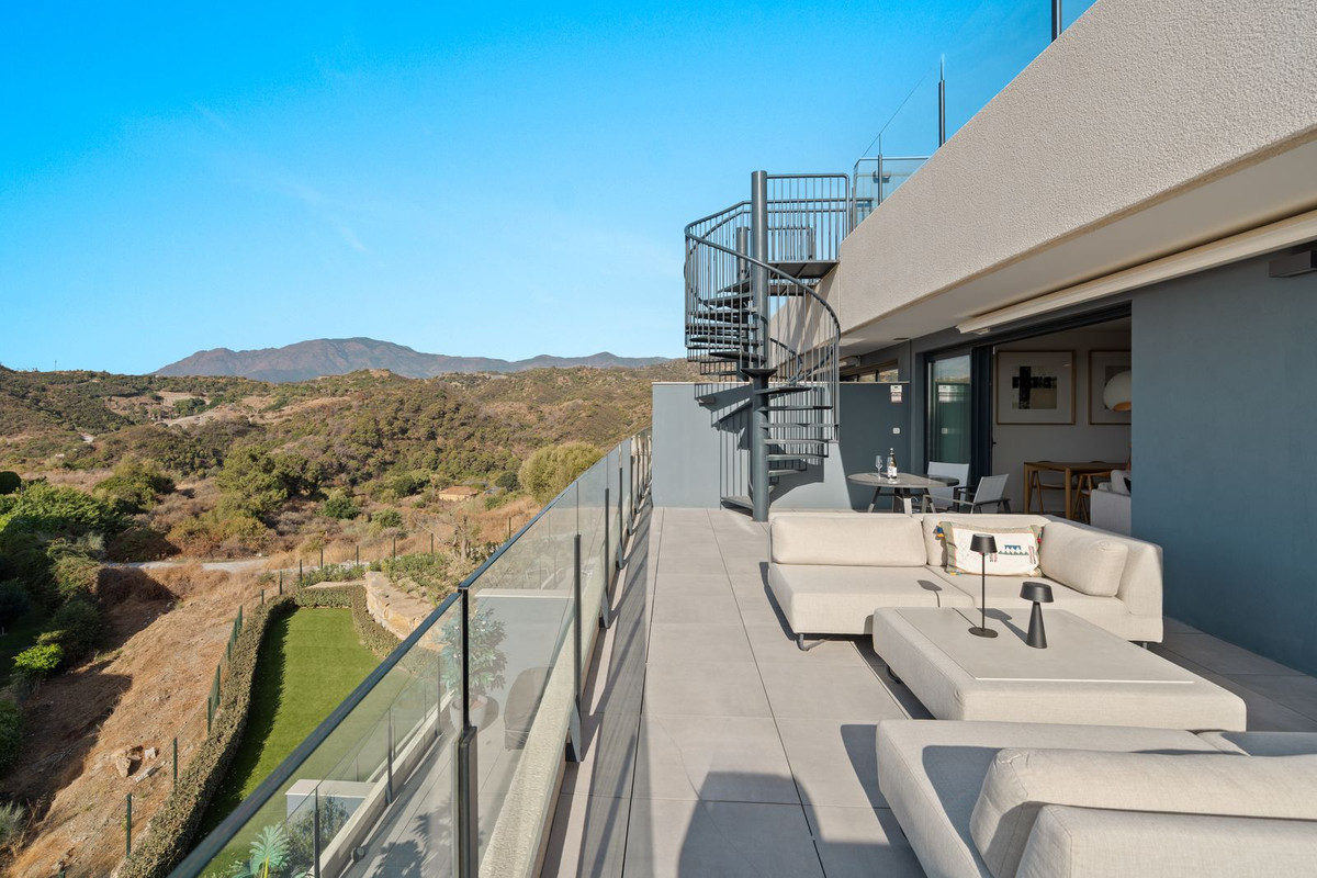3 Bedroom Apartment for Sale in Estepona — 6