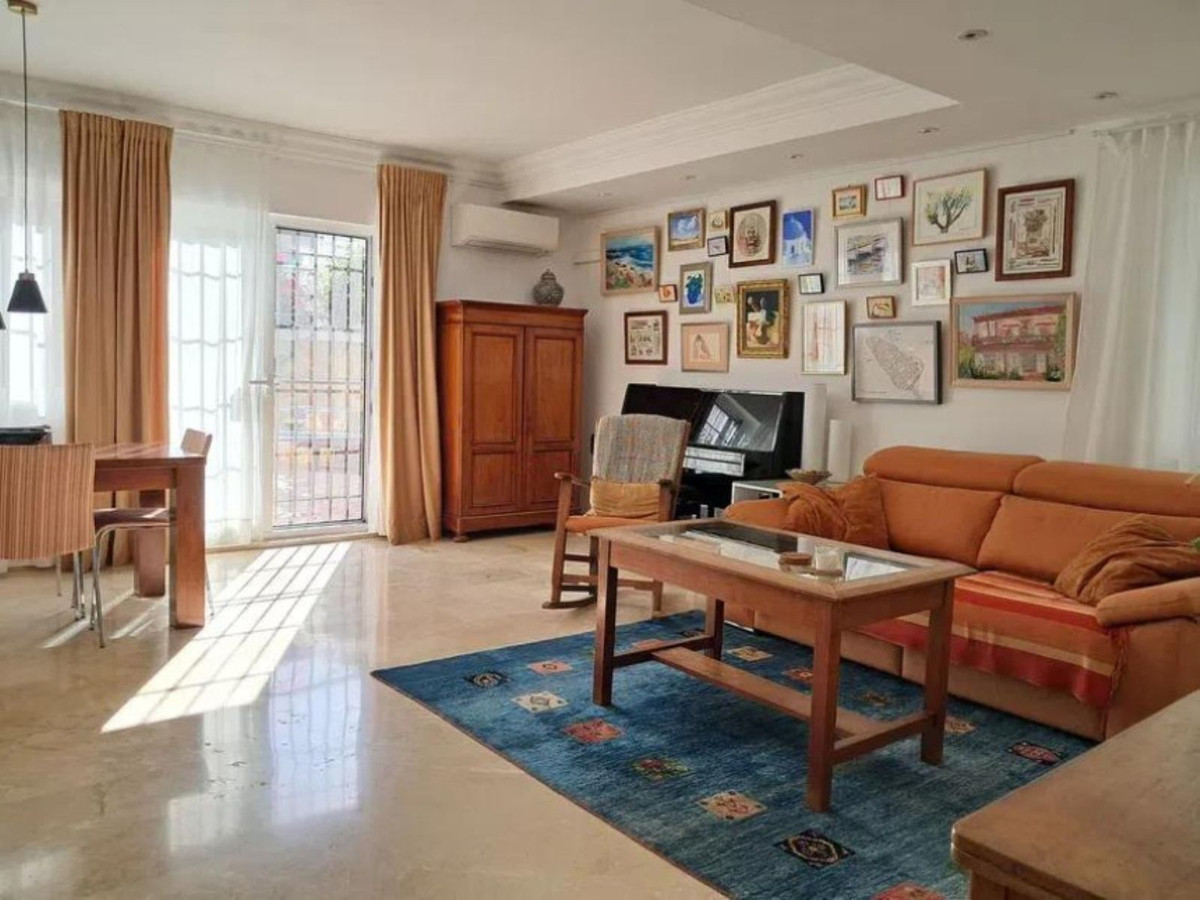 4 Bedroom Villa for Sale in Estepona — 5