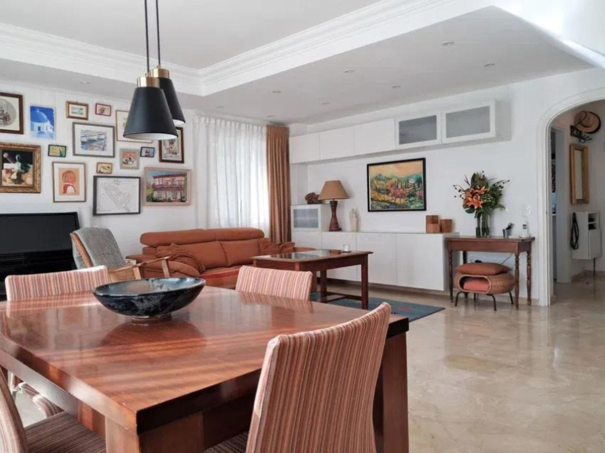 4 Bedroom Villa for Sale in Estepona — 6
