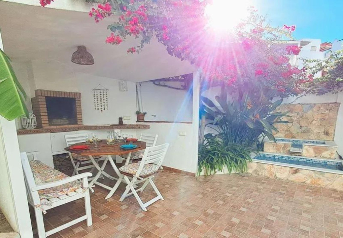 4 Bedroom Villa for Sale in Estepona — 7