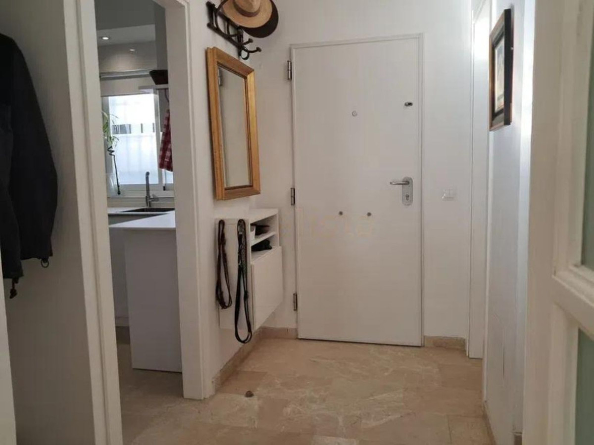 4 Bedroom Villa for Sale in Estepona — 8