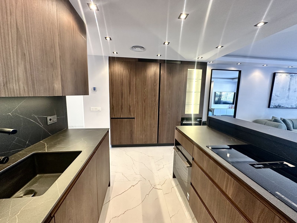 3 Bedroom Apartment for Sale in Marbella — view 14