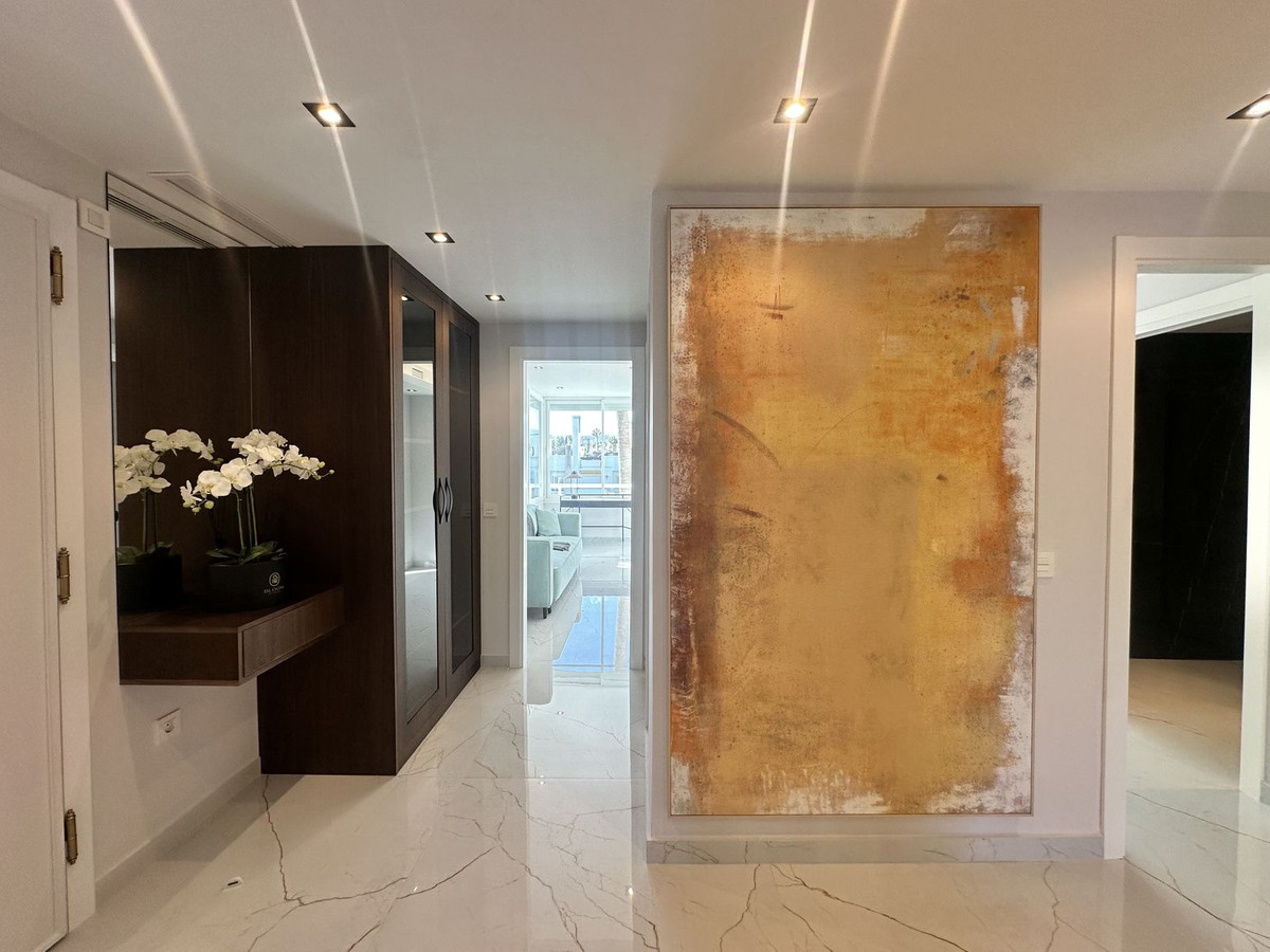 3 Bedroom Apartment for Sale in Marbella — view 19