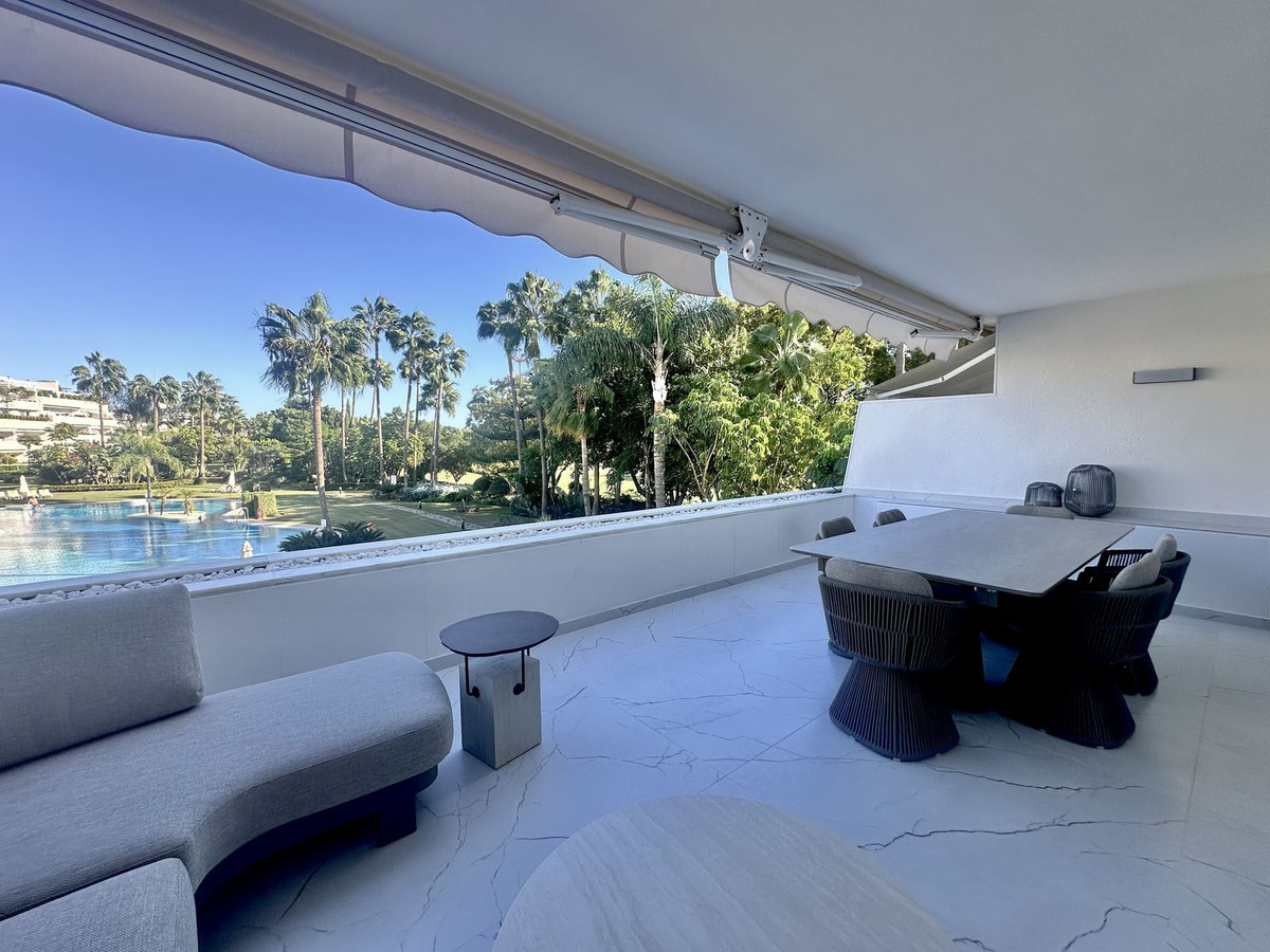 3 Bedroom Apartment for Sale in Marbella — 3