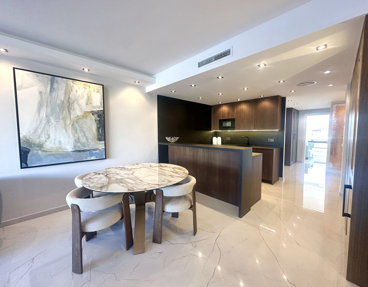 3 Bedroom Apartment for Sale in Marbella — view 10