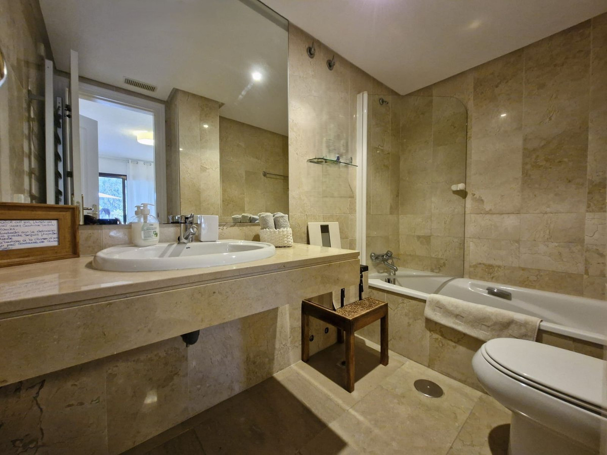 2 Bedroom Apartment for Sale in The Golden Mile — view 15