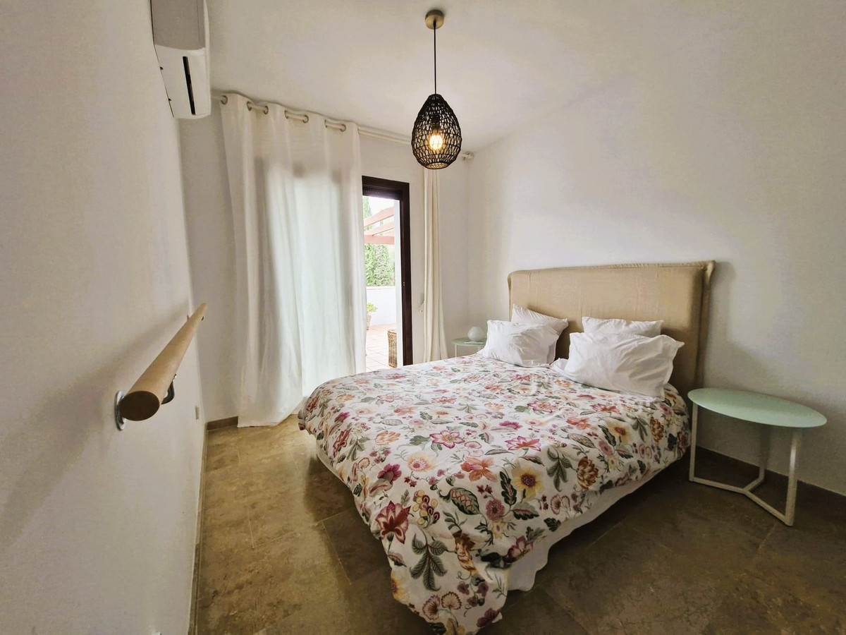 2 Bedroom Apartment for Sale in The Golden Mile — view 16