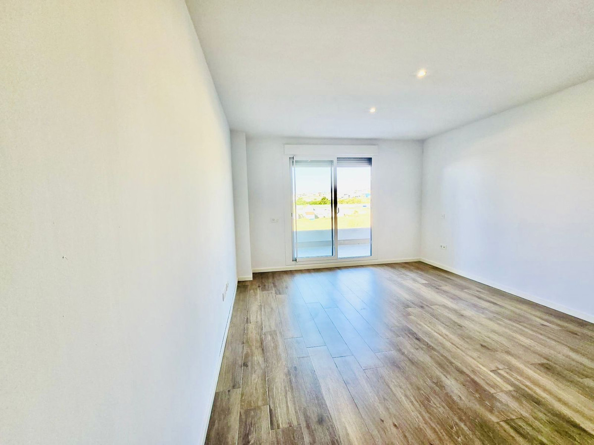 3 Bedroom Apartment for Sale in Nueva Andalucía — 3