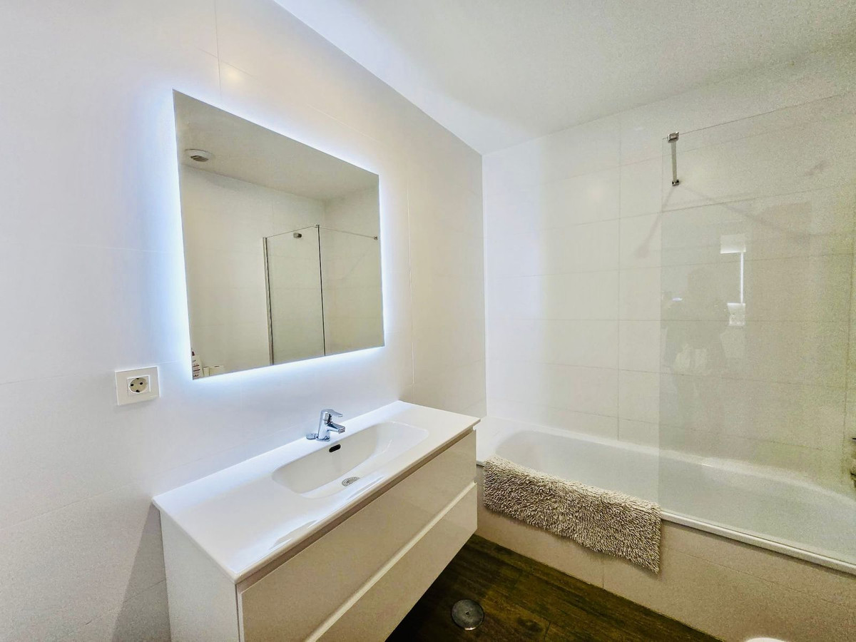 3 Bedroom Apartment for Sale in Nueva Andalucía — 7