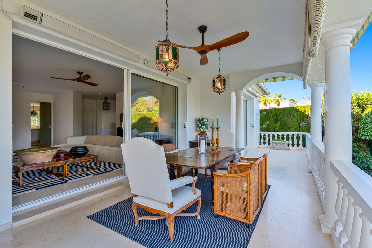 3 Bedroom Villa for Sale in El Paraiso — 2