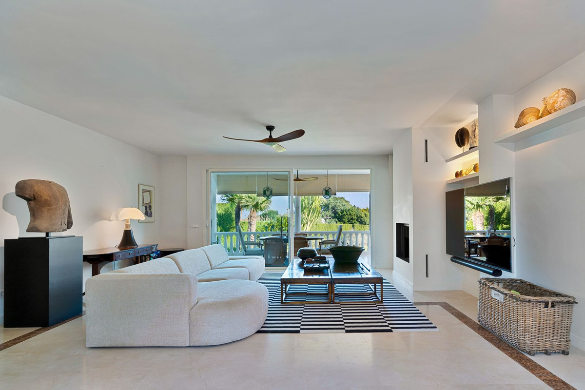 3 Bedroom Villa for Sale in El Paraiso — 3