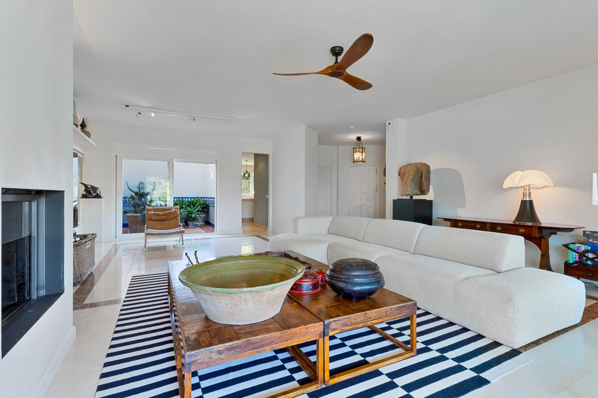 3 Bedroom Villa for Sale in El Paraiso — 4
