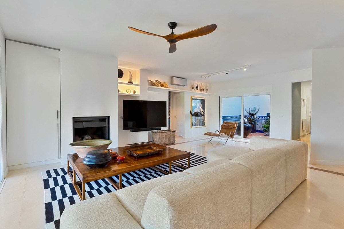 3 Bedroom Villa for Sale in El Paraiso — 5