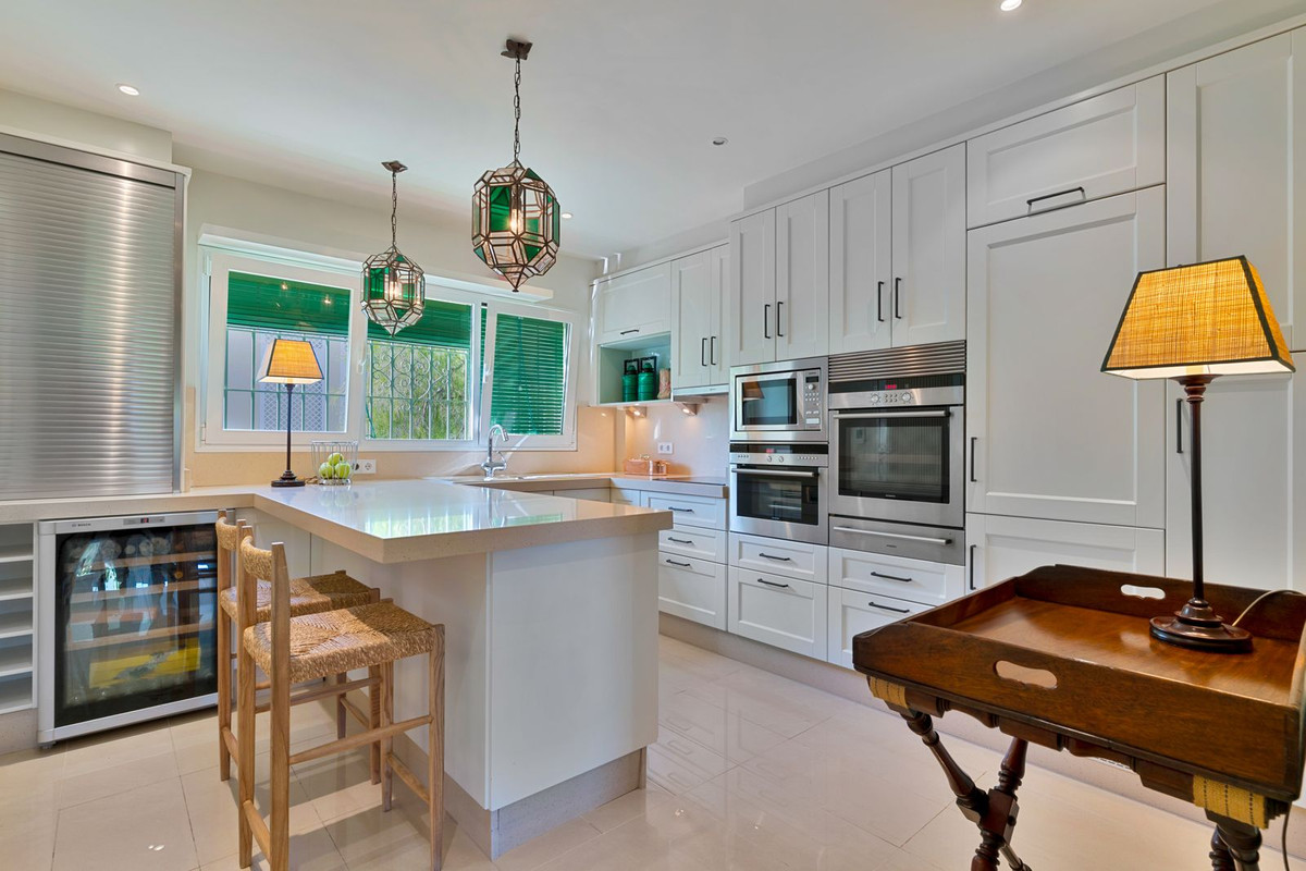 3 Bedroom Villa for Sale in El Paraiso — 7