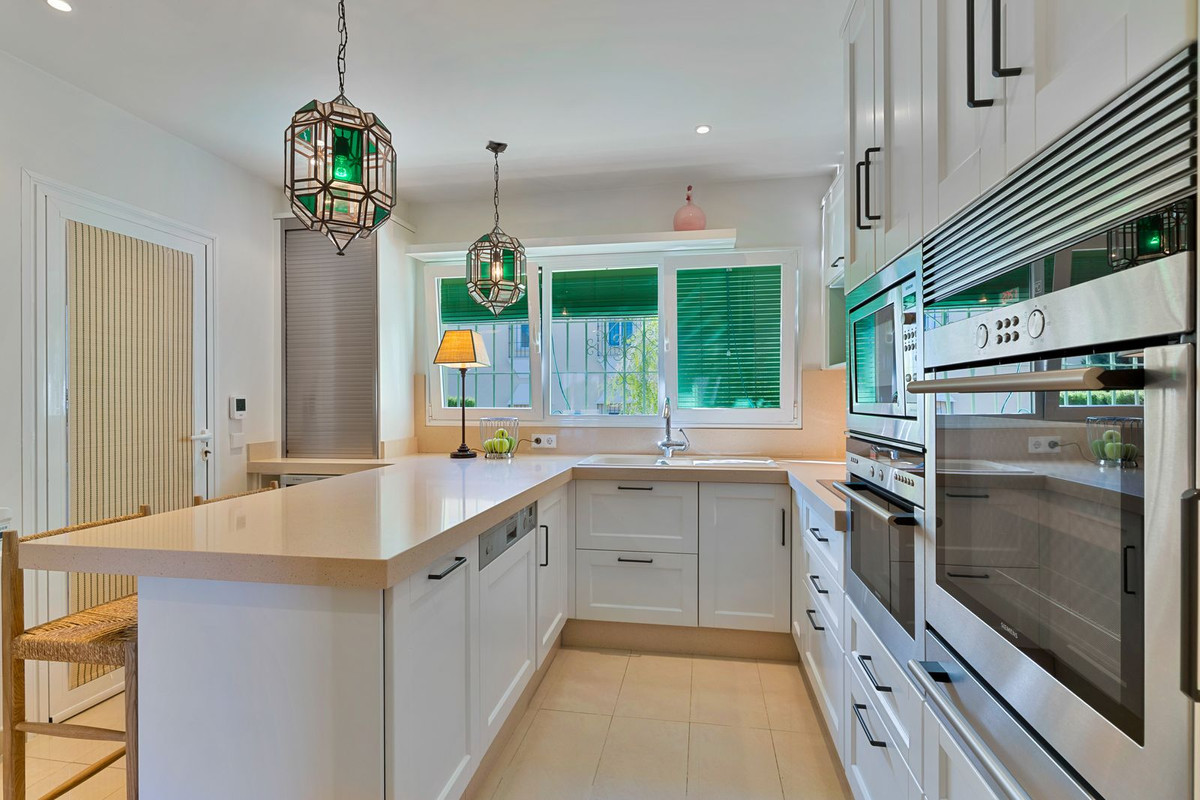 3 Bedroom Villa for Sale in El Paraiso — 8