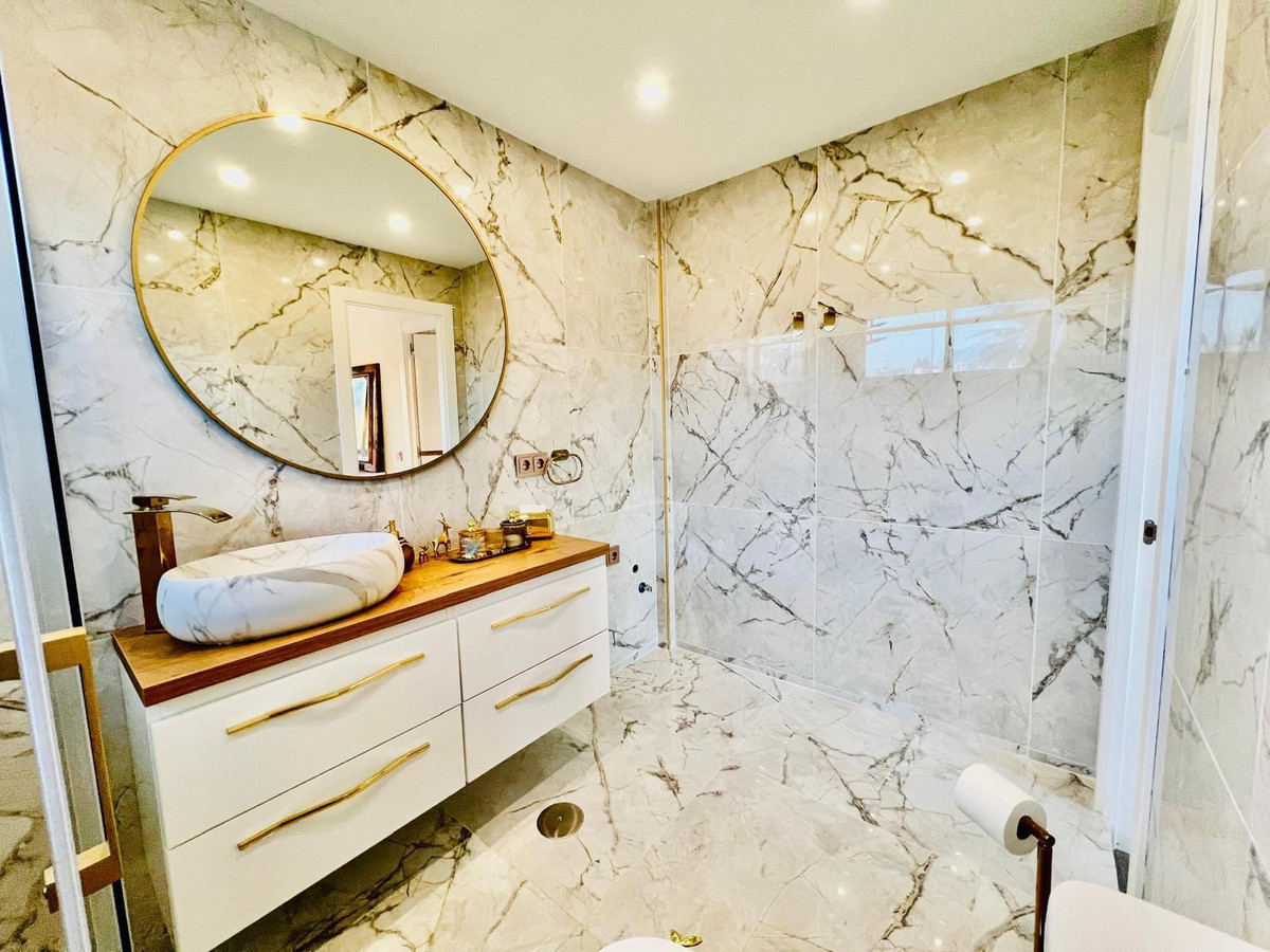 1 Bedroom Apartment for Sale in Nueva Andalucía — view 10