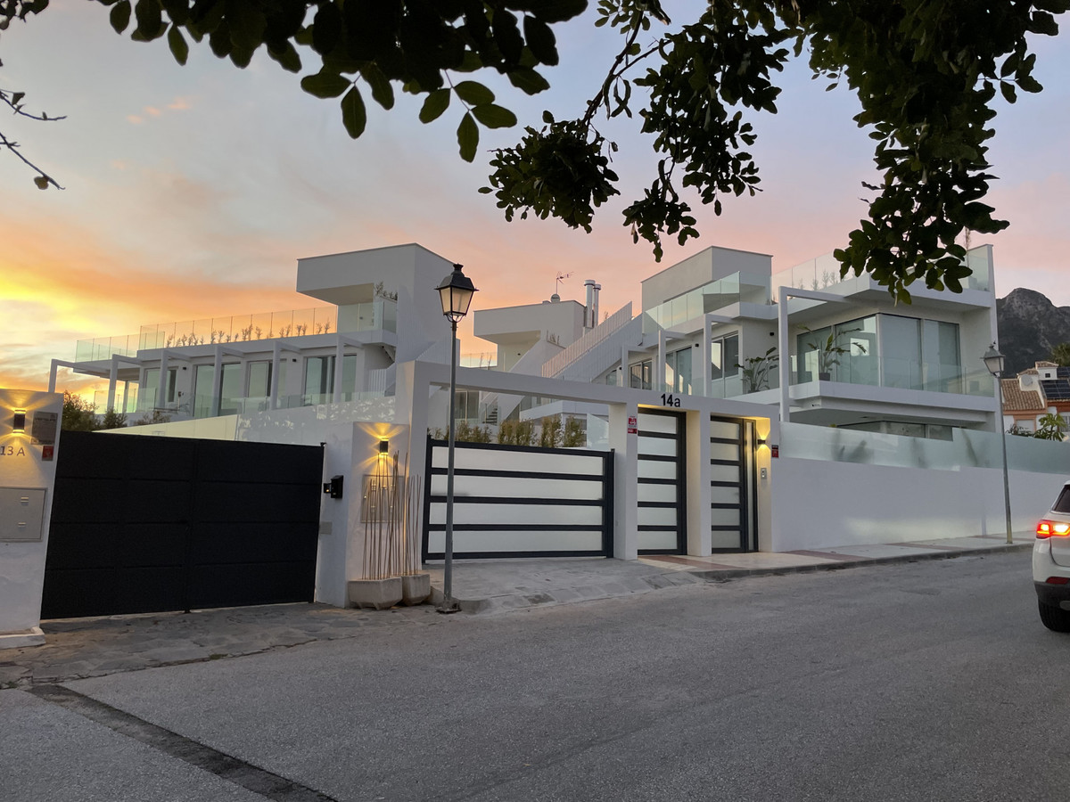 4 Bedroom Villa for Sale in Marbella — view 11