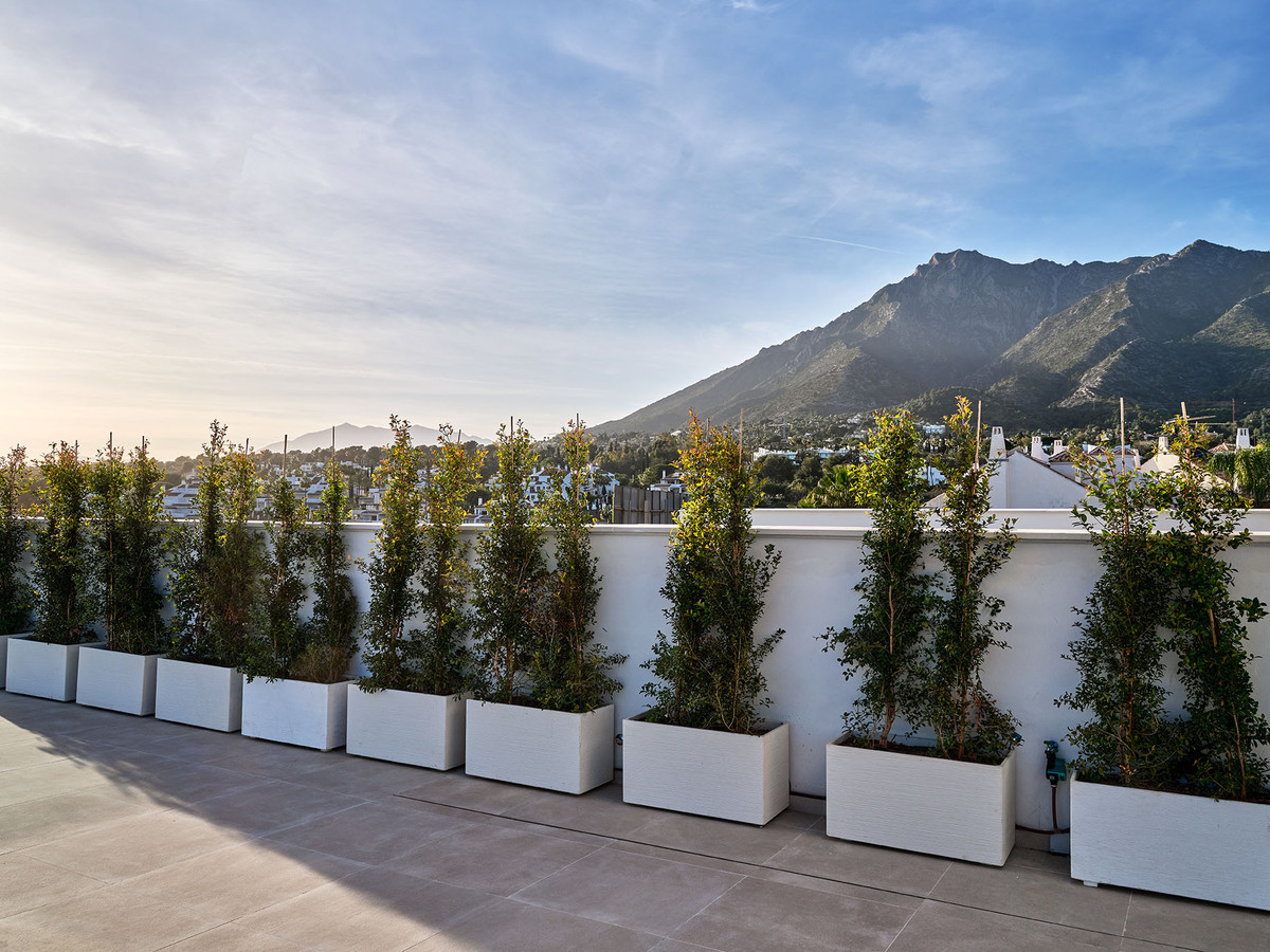 4 Bedroom Villa for Sale in Marbella — view 15