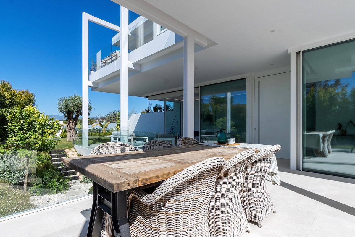 4 Bedroom Villa for Sale in Marbella — view 18