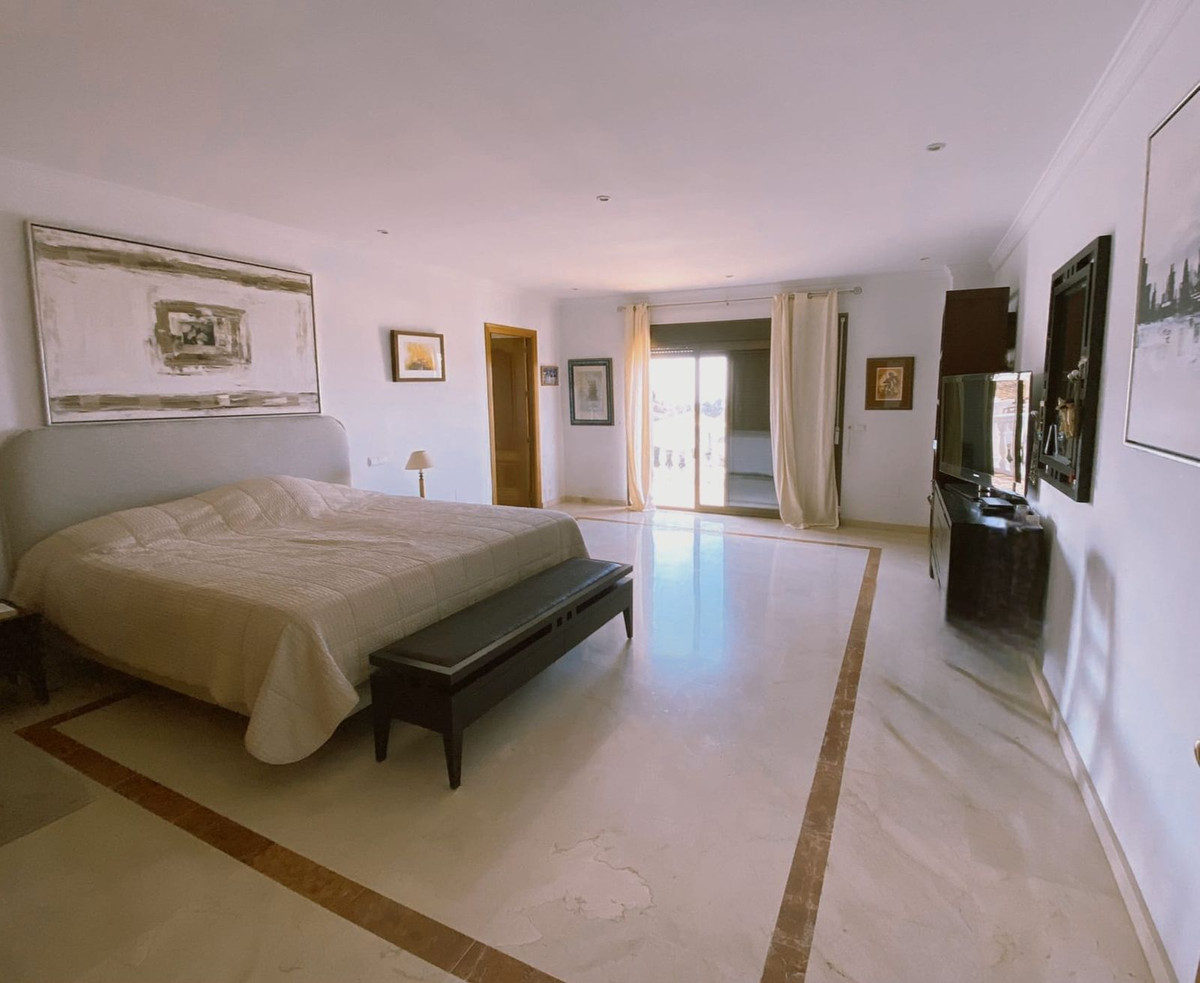 7 Bedroom Villa for Sale in Marbella — 6