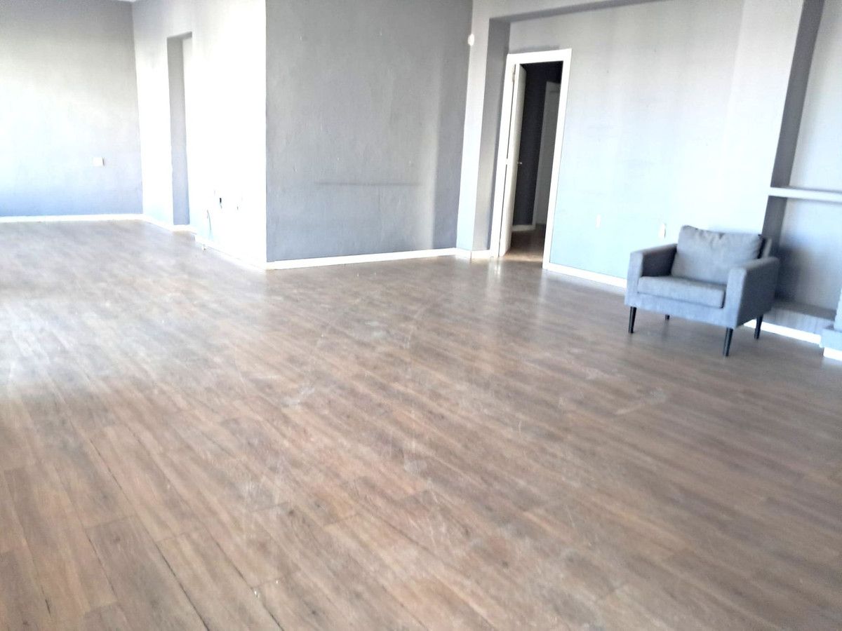 5 Bedroom Villa for Sale in Estepona — 4