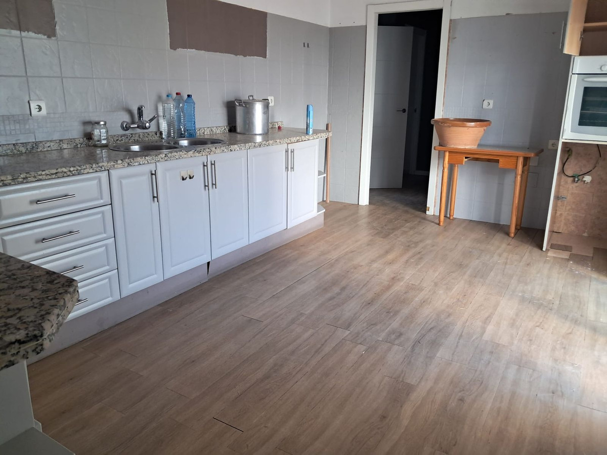 5 Bedroom Villa for Sale in Estepona — 7