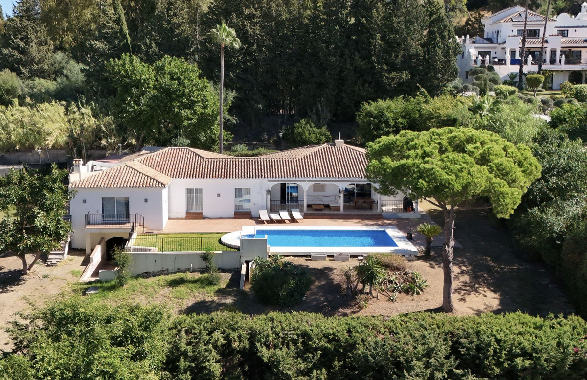 4 Bedroom Villa for Sale in El Paraiso